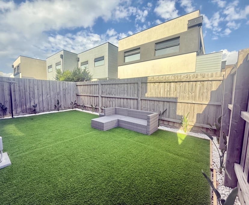 $300, Share-house, 3 bathrooms, Officer VIC 3809