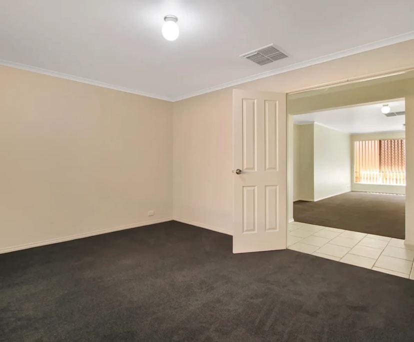 Unfurnished room in a share house