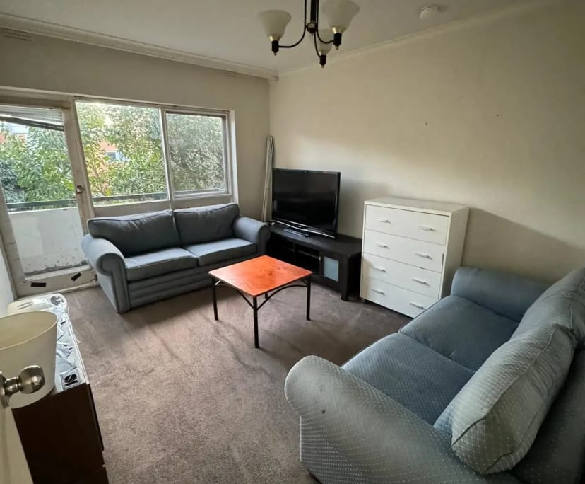 Furnished room in a flatshare