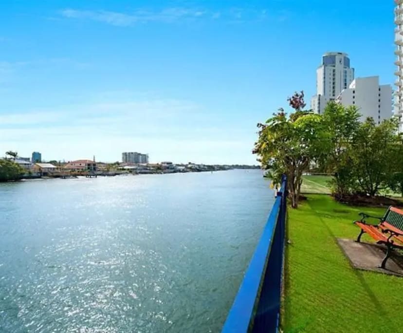 $250, Flatshare, 3 bathrooms, Surfers Paradise QLD 4217