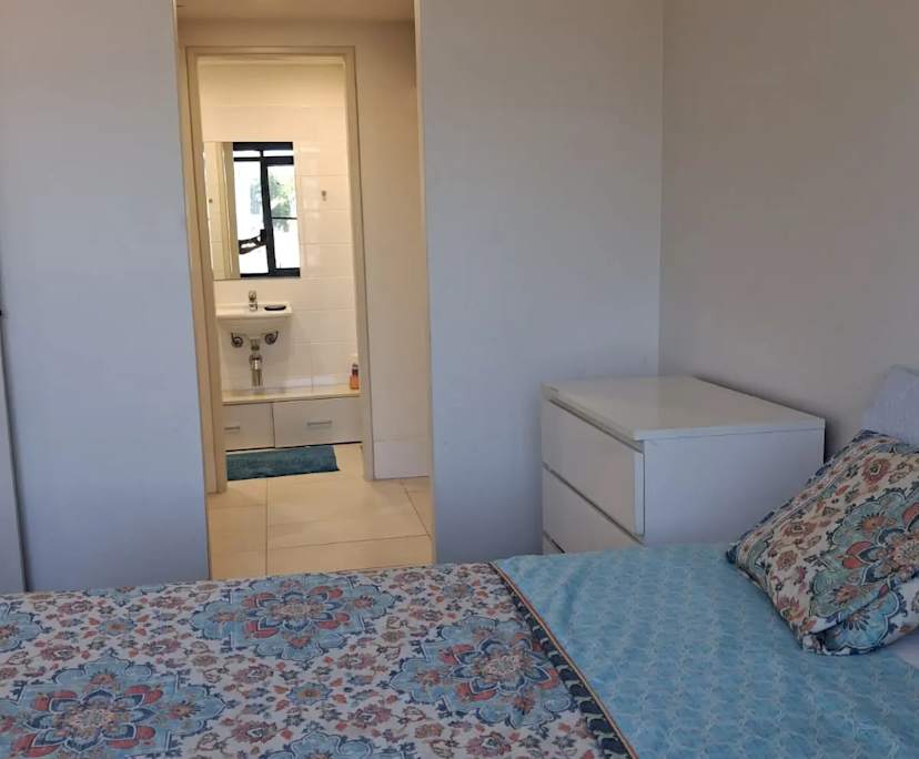 Furnished room with ensuite in a flatshare