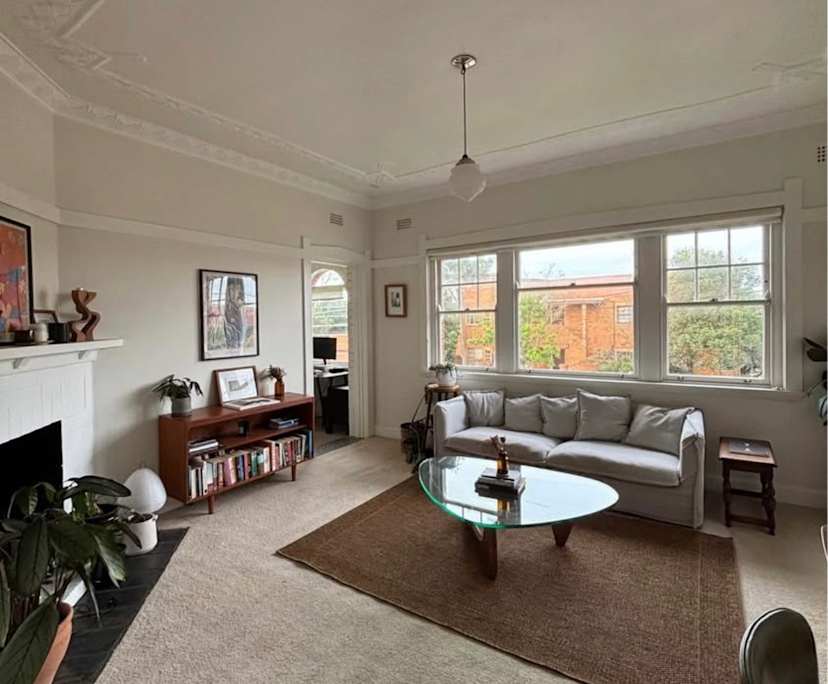 Furnished room in a flatshare