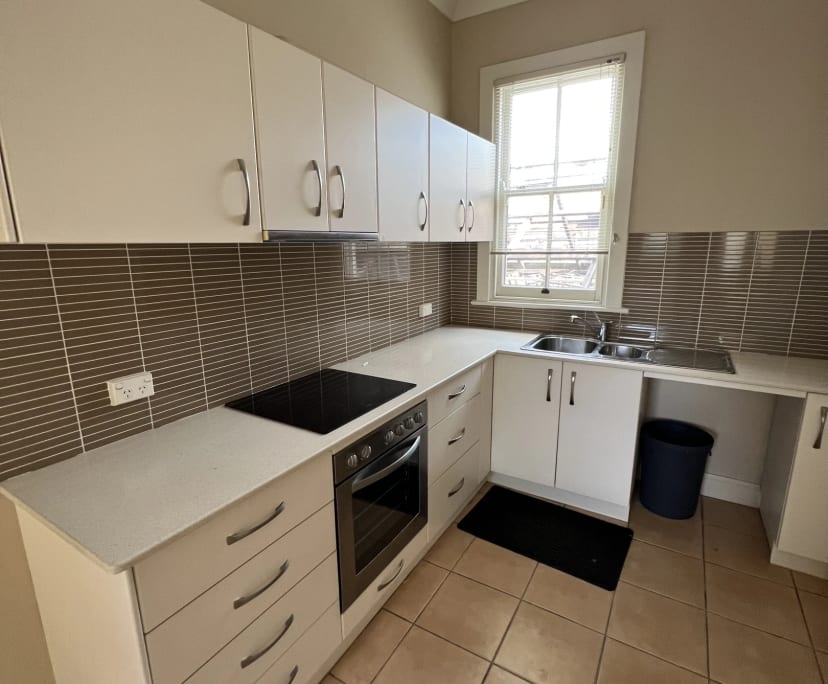 $675, Whole-property, 2 bathrooms, Cooks Hill NSW 2300