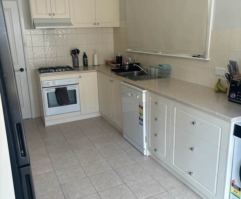 Unfurnished room in a share house