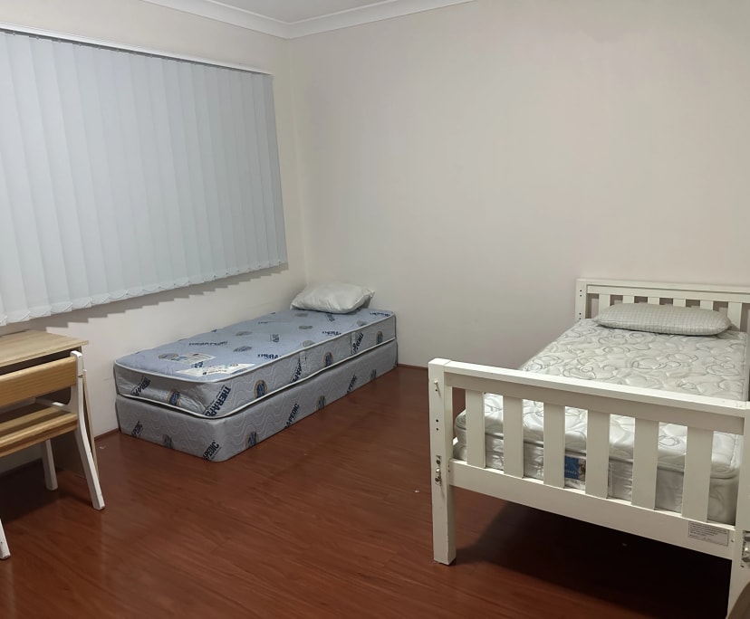 Furnished room in a flatshare
