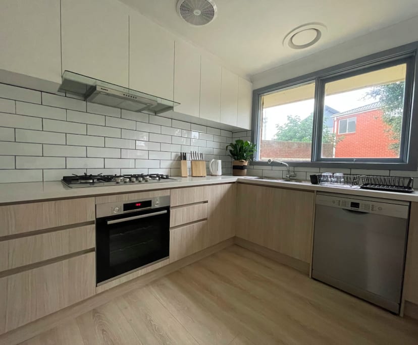 $290, Share-house, 6 bathrooms, Burwood East VIC 3151
