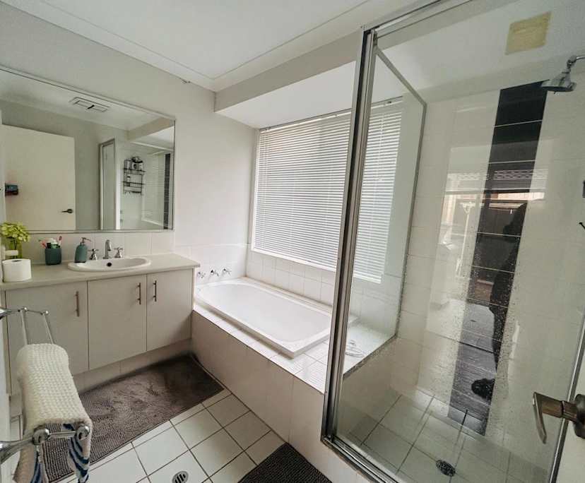 $250, Share-house, 3 bathrooms, Brabham WA 6055