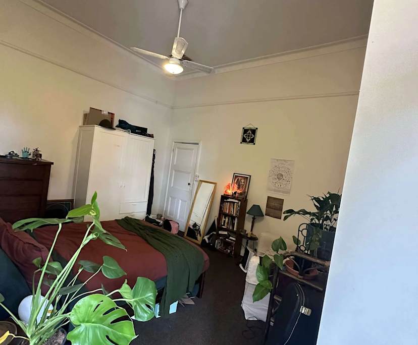Room in a share house
