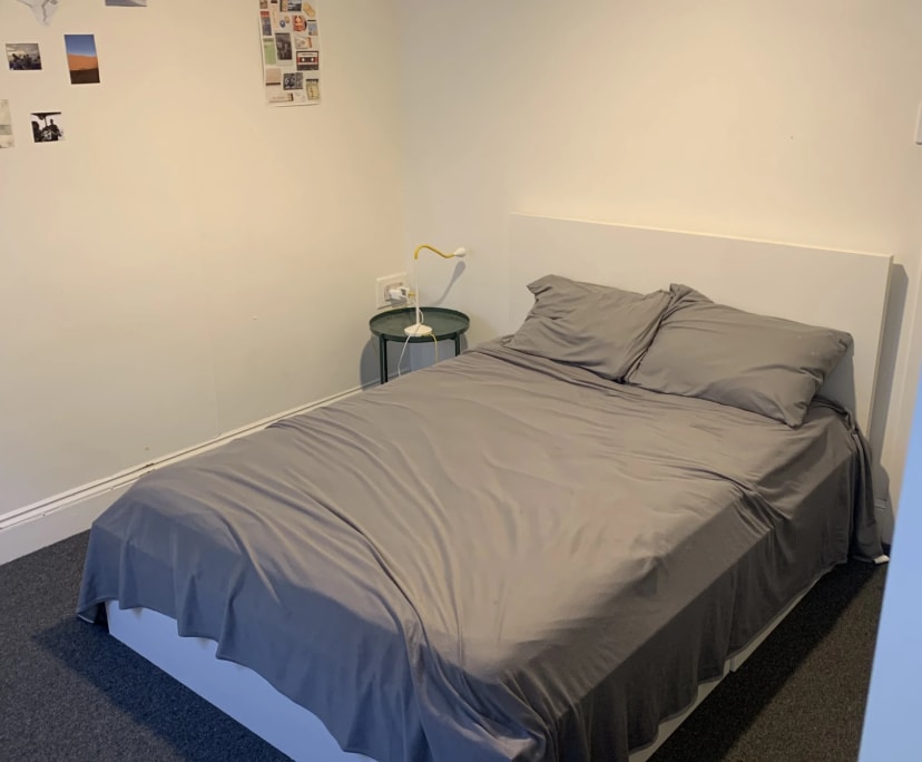 Room in a share house
