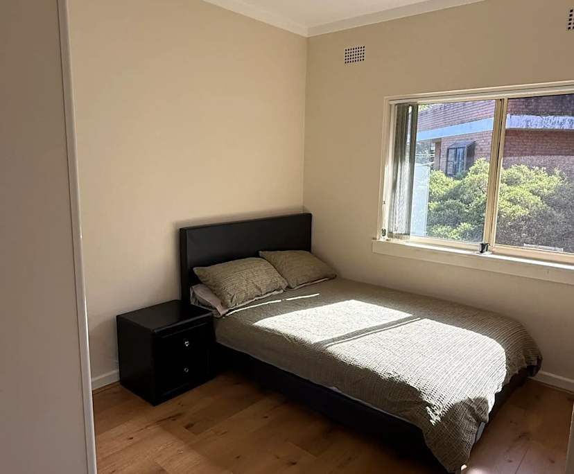 Furnished room in a flatshare