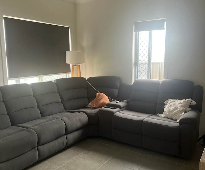 $215, Share-house, 3 bathrooms, Cameron Park NSW 2285