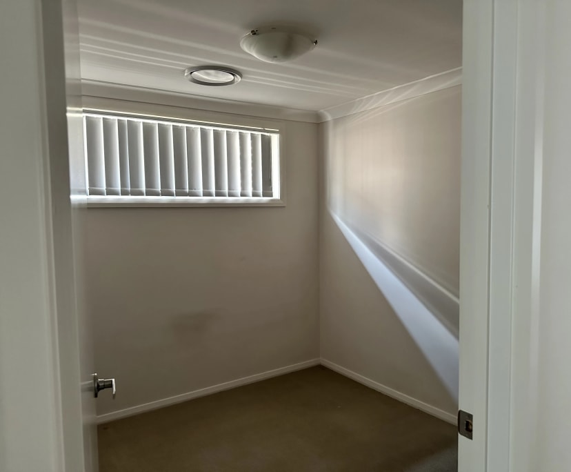Room in a share house
