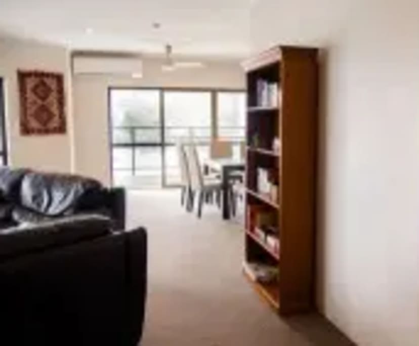 $550, Whole-property, 2 bathrooms, North Ward QLD 4810