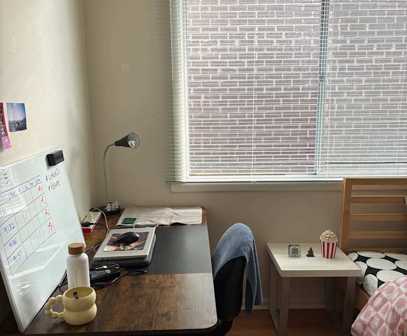 Furnished room in a share house