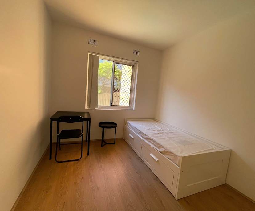 Furnished room in a flatshare