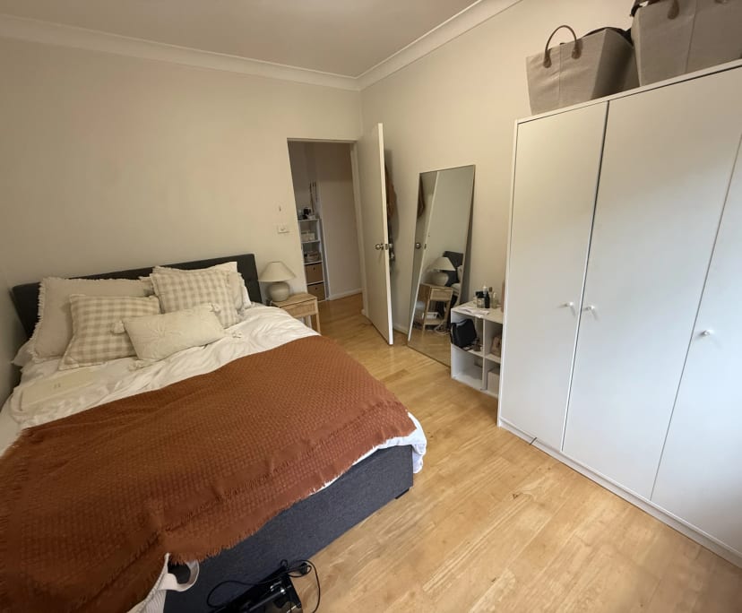 Furnished room in a flatshare