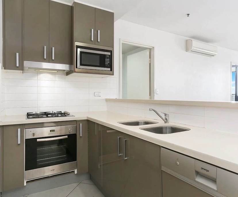 Room in a share house