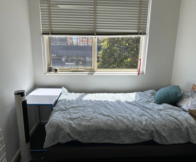 Furnished room in a flatshare