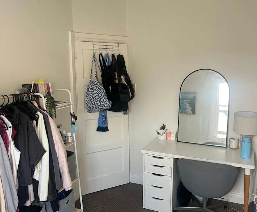 Unfurnished room in a flatshare