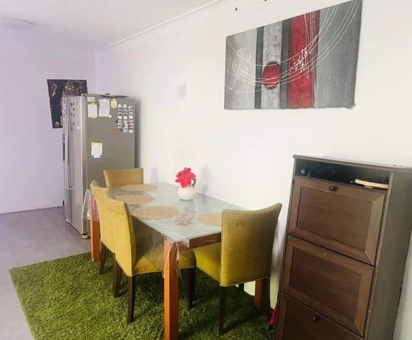 Furnished room in a flatshare
