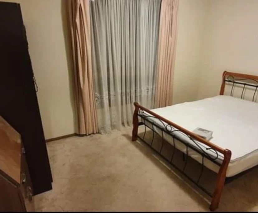 Room in a share house