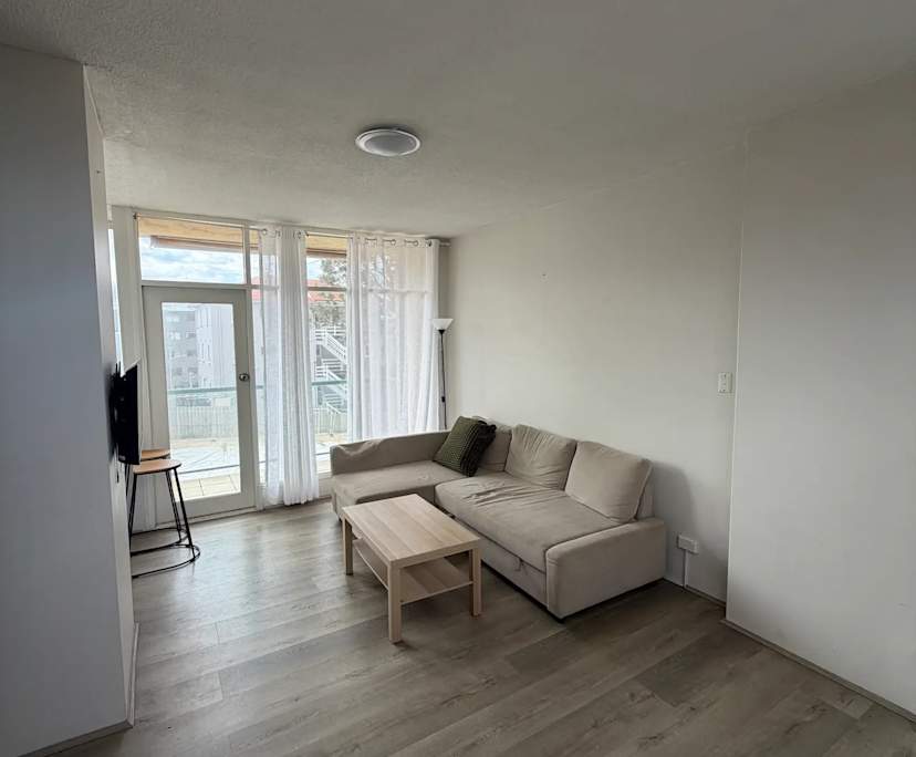 Unfurnished room in a flatshare