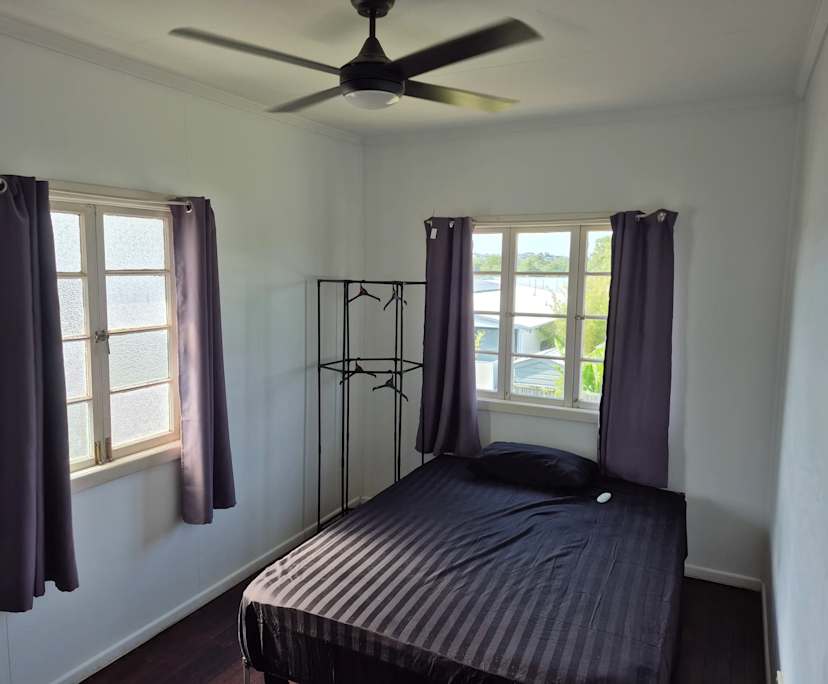 Room in a share house