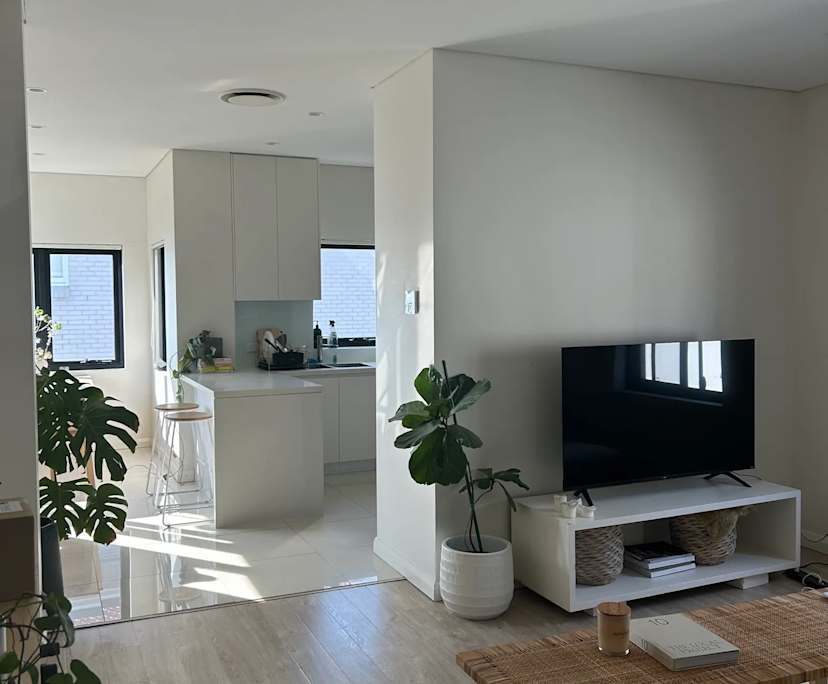 Furnished room in a flatshare