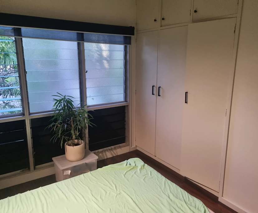 Room in a share house