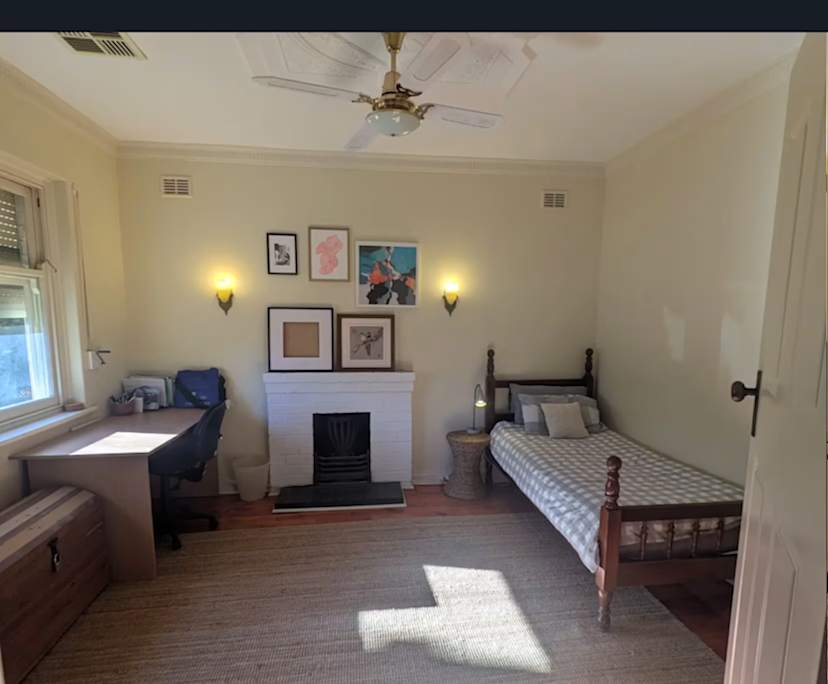 Room in a share house