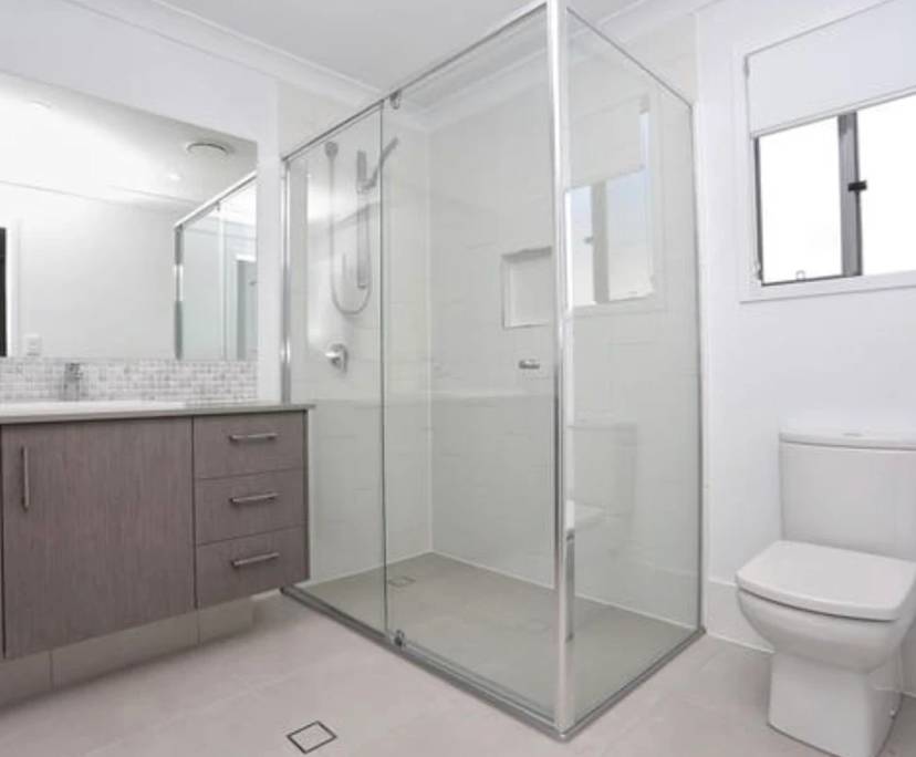 Unfurnished room with own bathroom