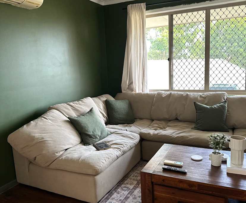 $250, Share-house, 3 bathrooms, Regents Park QLD 4118