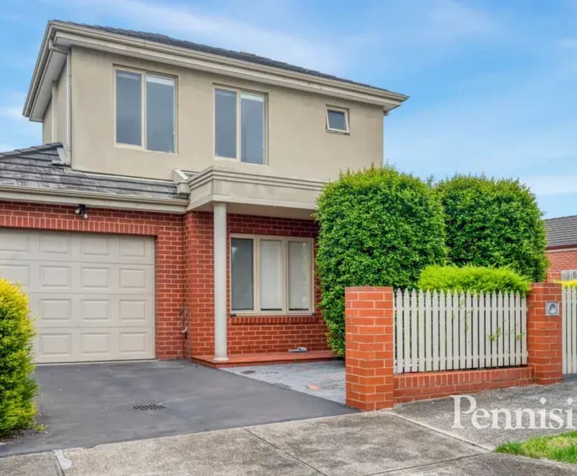 Whole property with 2 rooms for rent