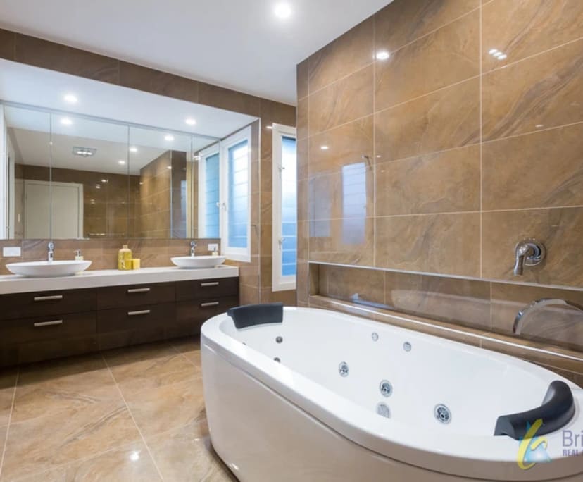 $335, Share-house, 4 bathrooms, Taringa QLD 4068