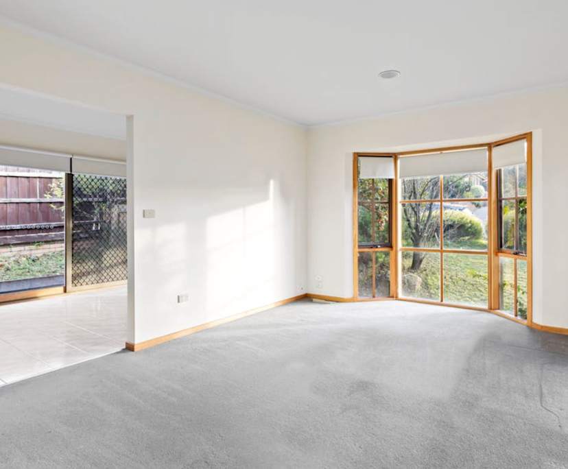 Unfurnished room in a flatshare