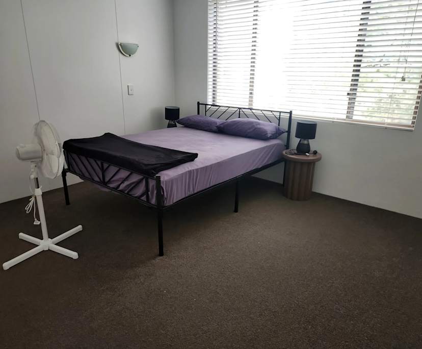 Furnished room with ensuite in a flatshare