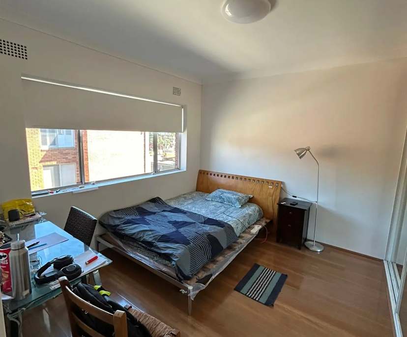 Furnished room in a flatshare