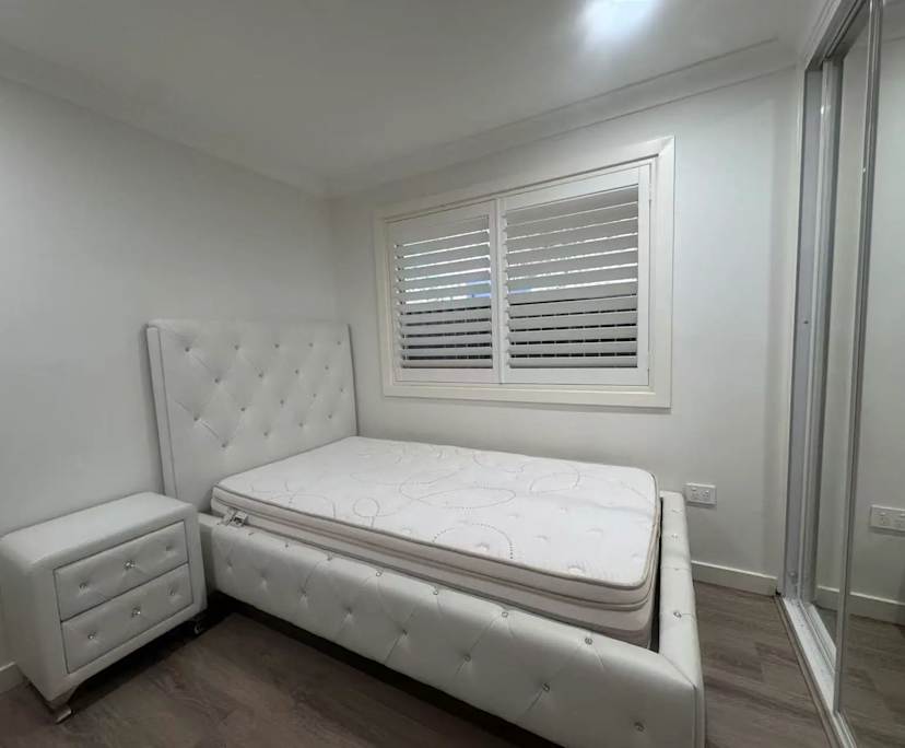 $250, Student-accommodation, 3 bathrooms, Kings Park NSW 2148