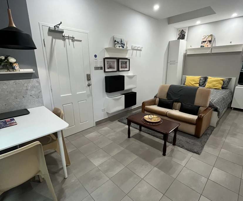 Furnished room studio flat for rent