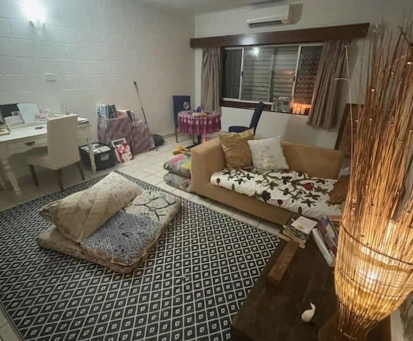 Furnished room in a flatshare