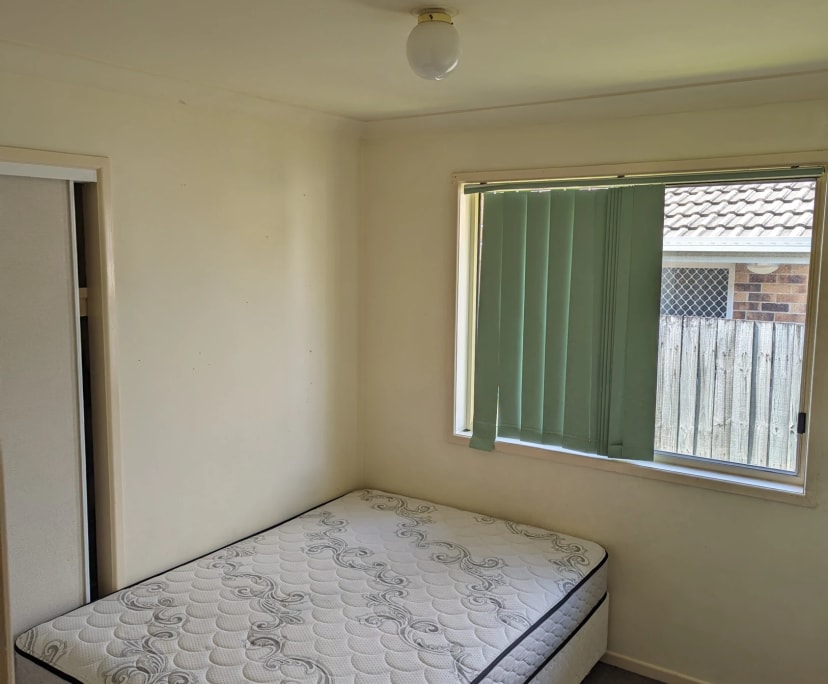 2 Rooms for Rent in Rothwell, Brisbane 200, Furni...