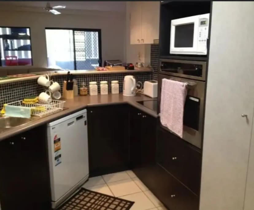 $430, Flatshare, 3 bathrooms, Toowong QLD 4066