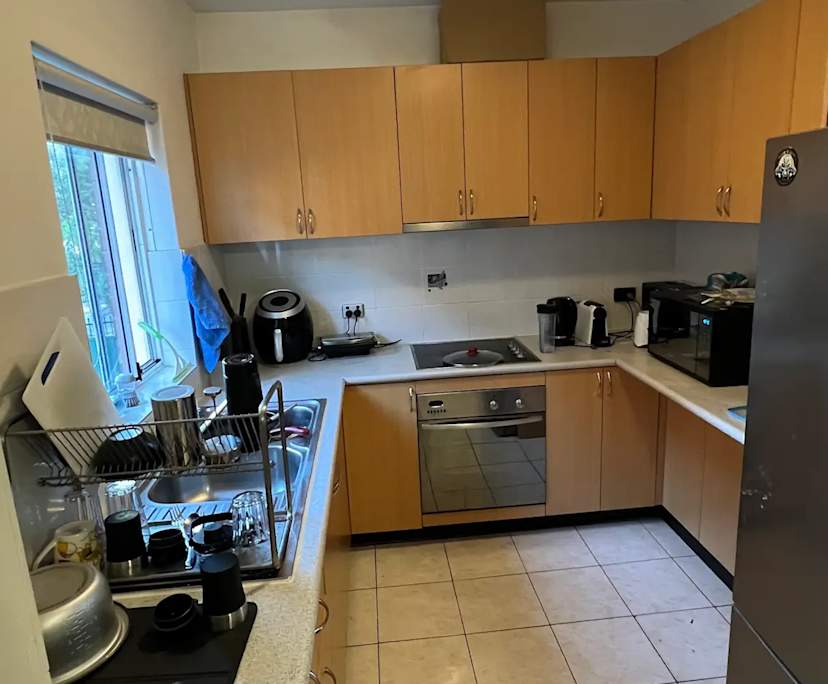 Furnished room in a flatshare