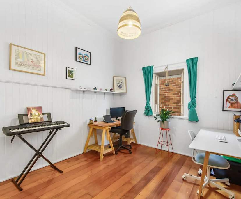 Room in a share house