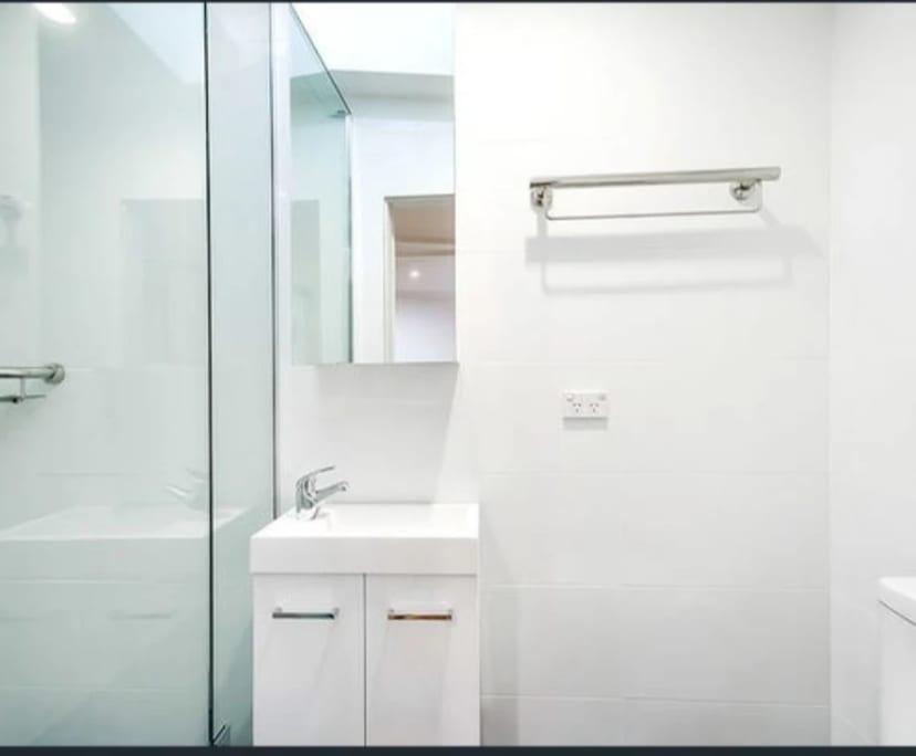 $275, Flatshare, 2 bathrooms, Newtown NSW 2042