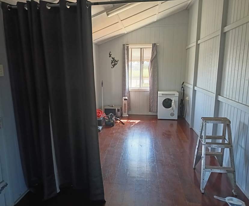 $250, Share-house, 3 bathrooms, Gilberton QLD 4208