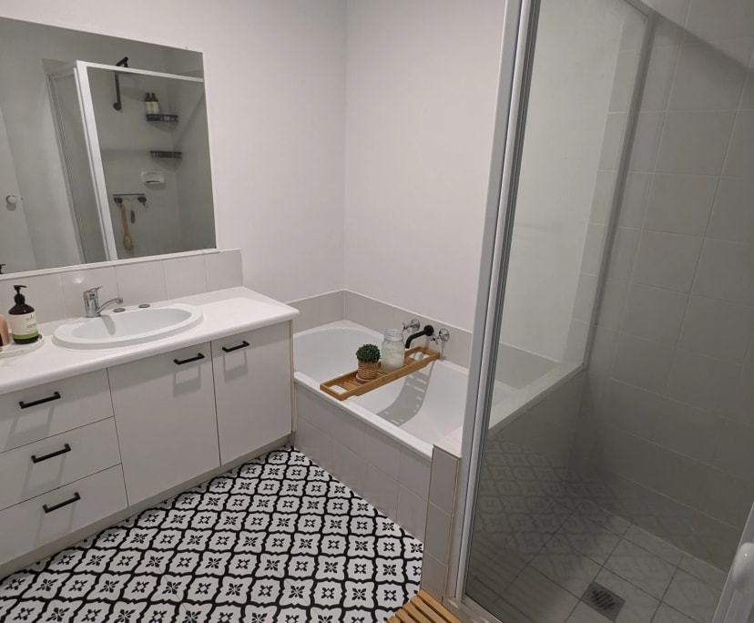 $500, Share-house, 2 bathrooms, Coolangatta QLD 4225