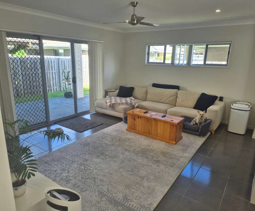 Room in a share house