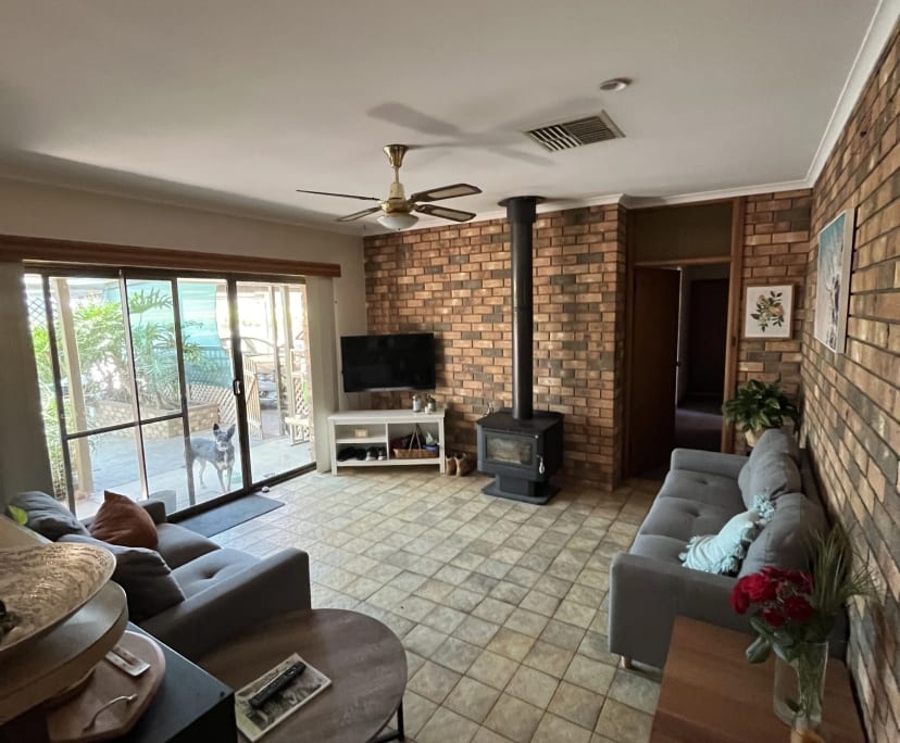 Room in a share house