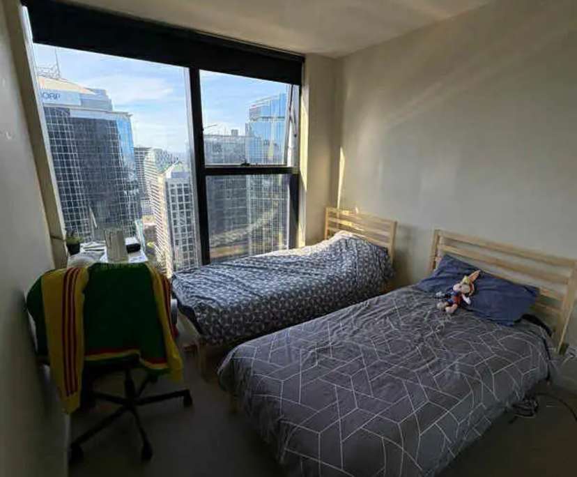 Furnished room with ensuite in a flatshare